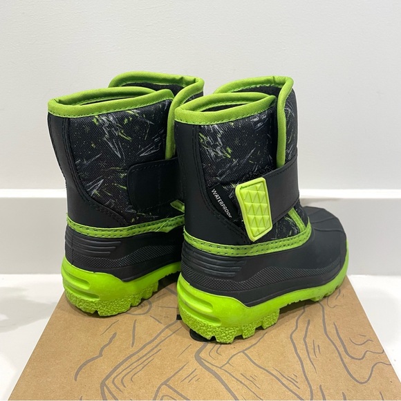 NEW Elements Star Bolts Waterproof Winter Boots (size 5) - Picture 3 of 4